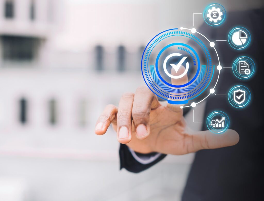 mediador de seguros que compara compañías por el cliente